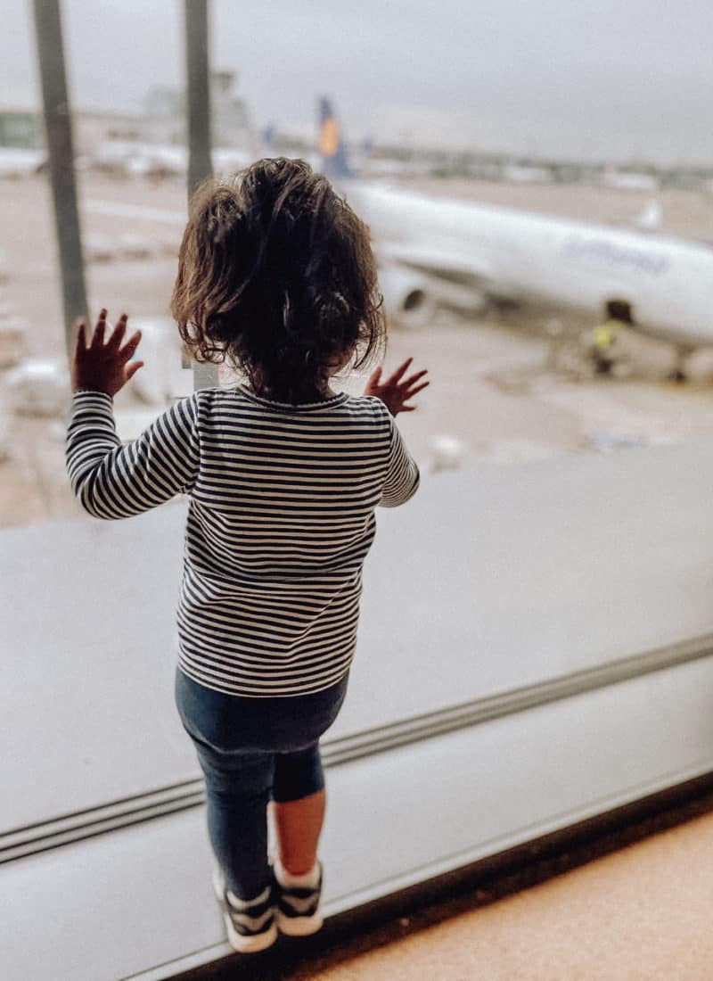 7 Helpful Tips for flying with toddlers