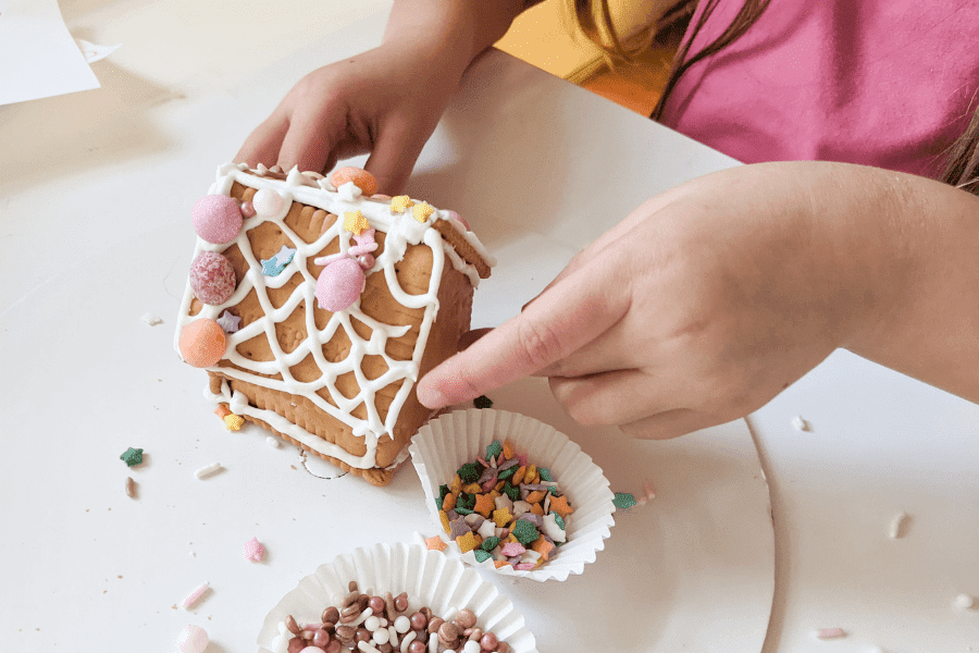 quick and easy gingerbread house